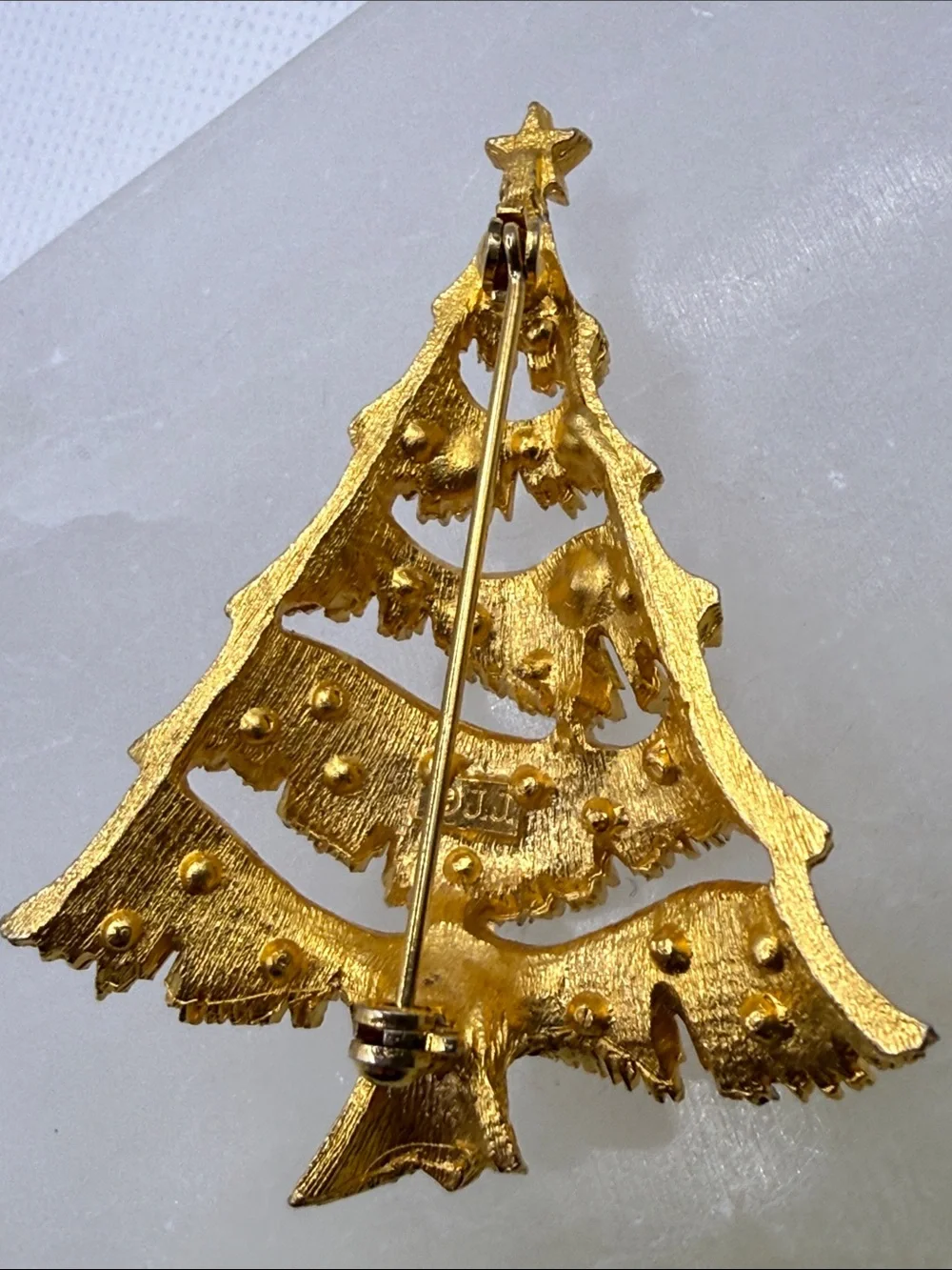 Vintage JJ Gold-tone Christmas Tree Pin with Multicolored Rhinestones